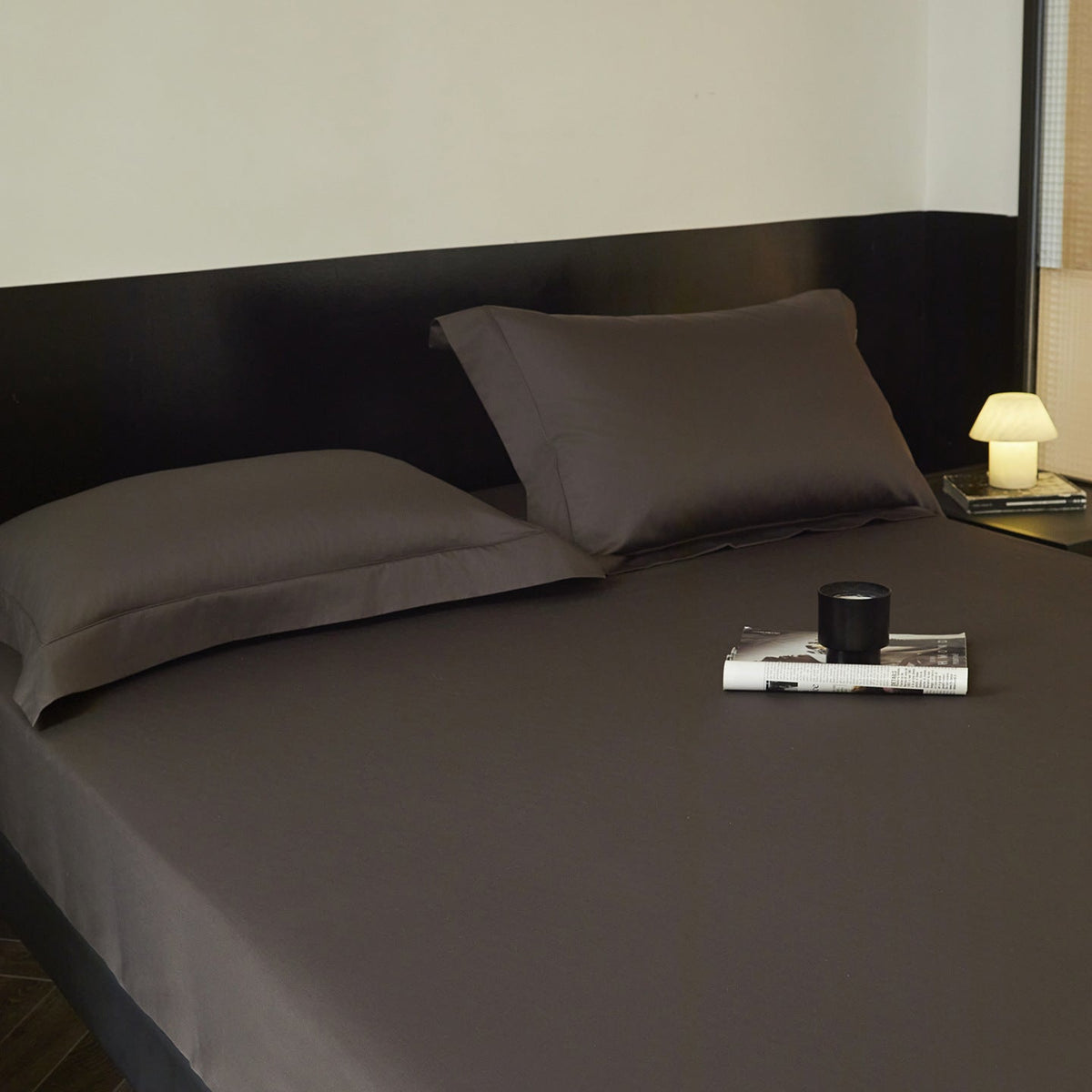 Premium bedding set with fitted sheet and Oxford pillowcases — product view 7