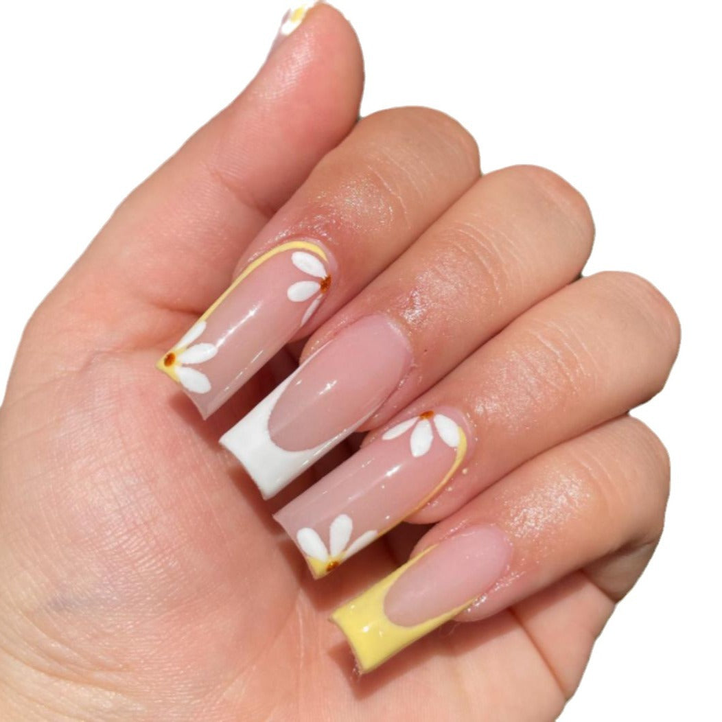 Floral Accent Press-On Nails — product view 2