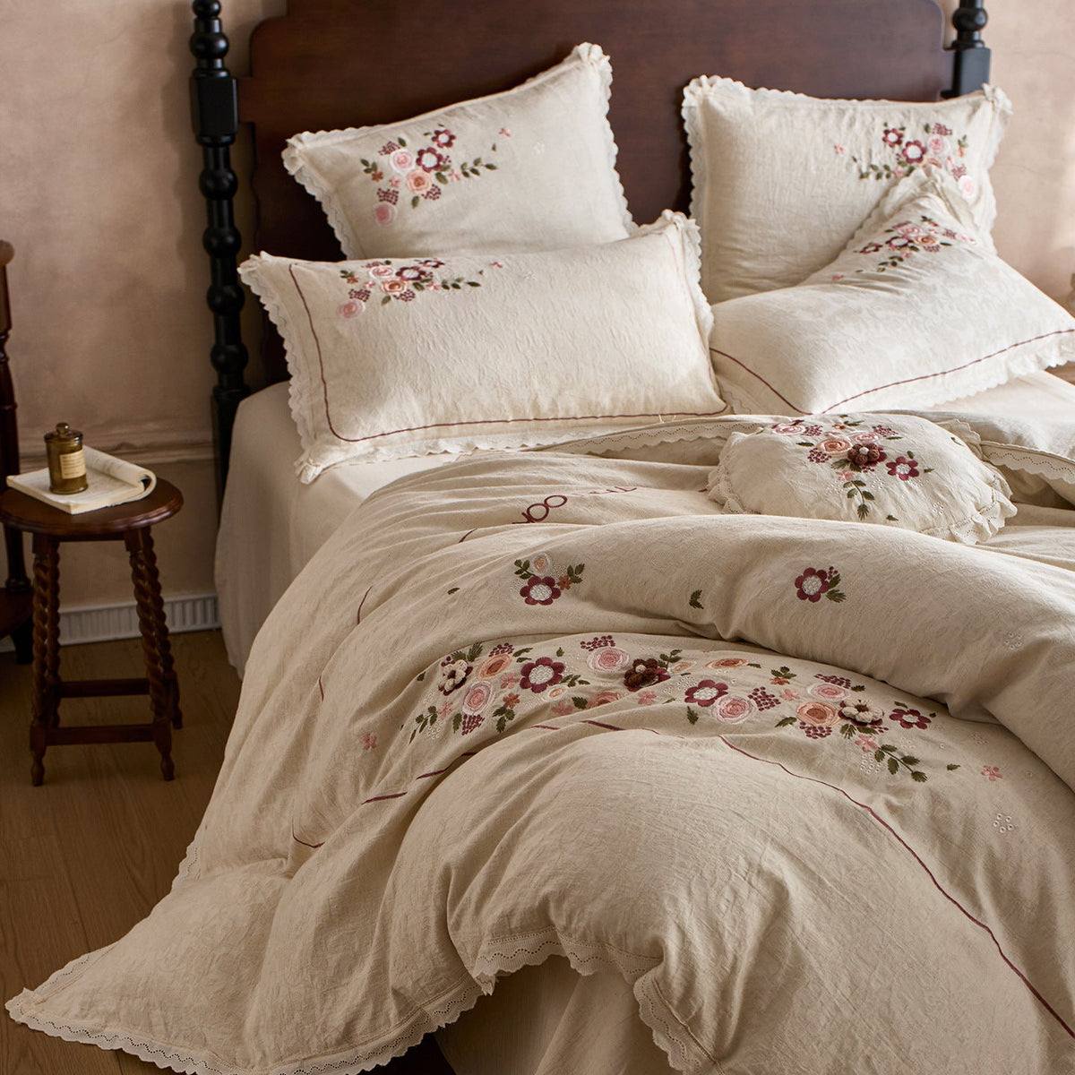 Romantic bedding set made of cotton-linen with floral embroidery and wavy hem — product view 2