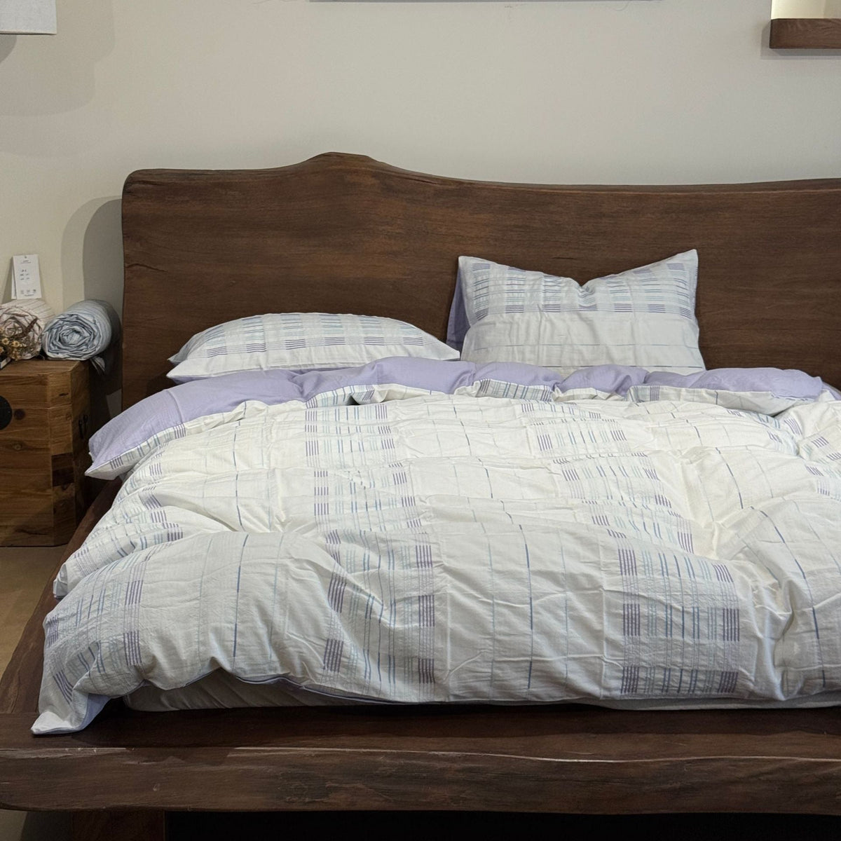 Cotton percale bedding set with a light quilted texture and subtle striped texture — product view 3