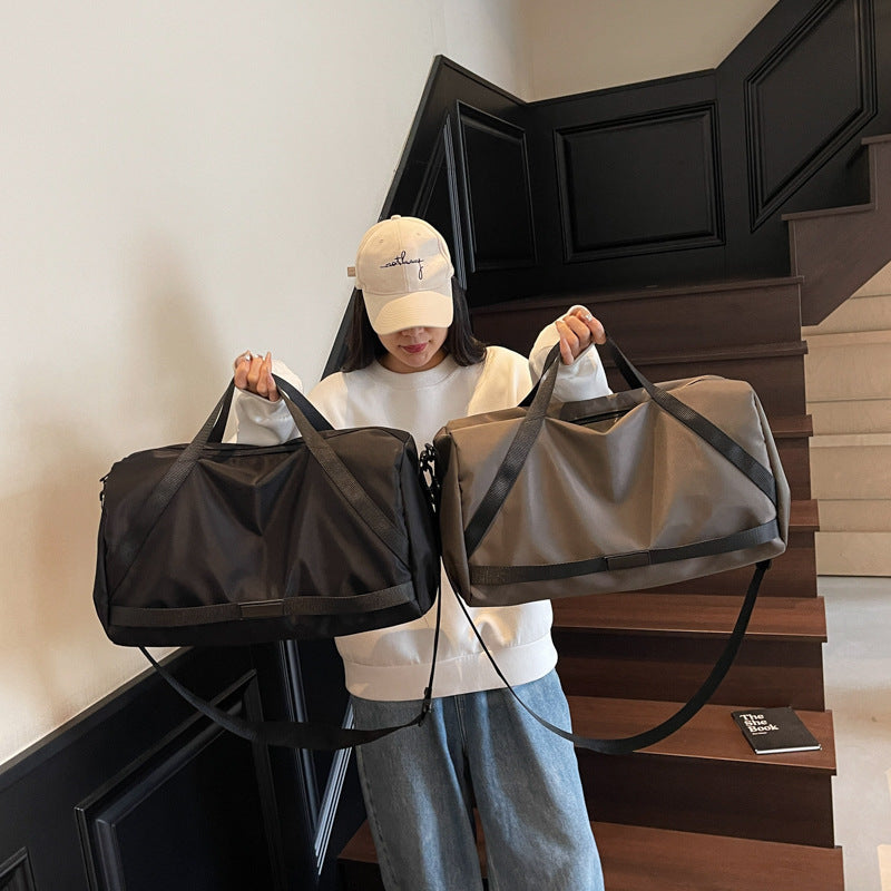 Leisure travel bag with multiple inner compartments LoungeYard — product view 4