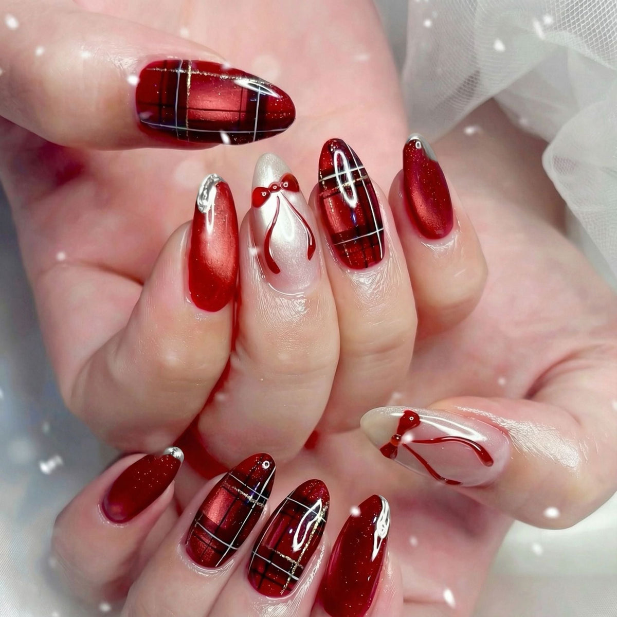 Chic Plaid Design Press-On Nail Set — product view 1
