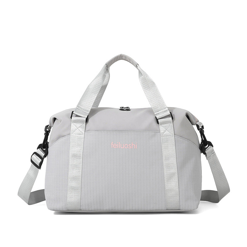 Ladies sporty and practical weekender bag LoungeYard — product view 4