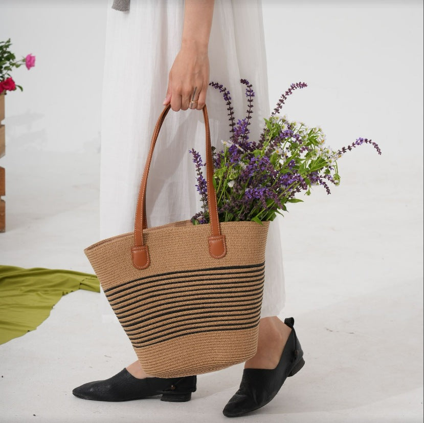 Straw shopping bag with structured accents LoungeYard — product view 3