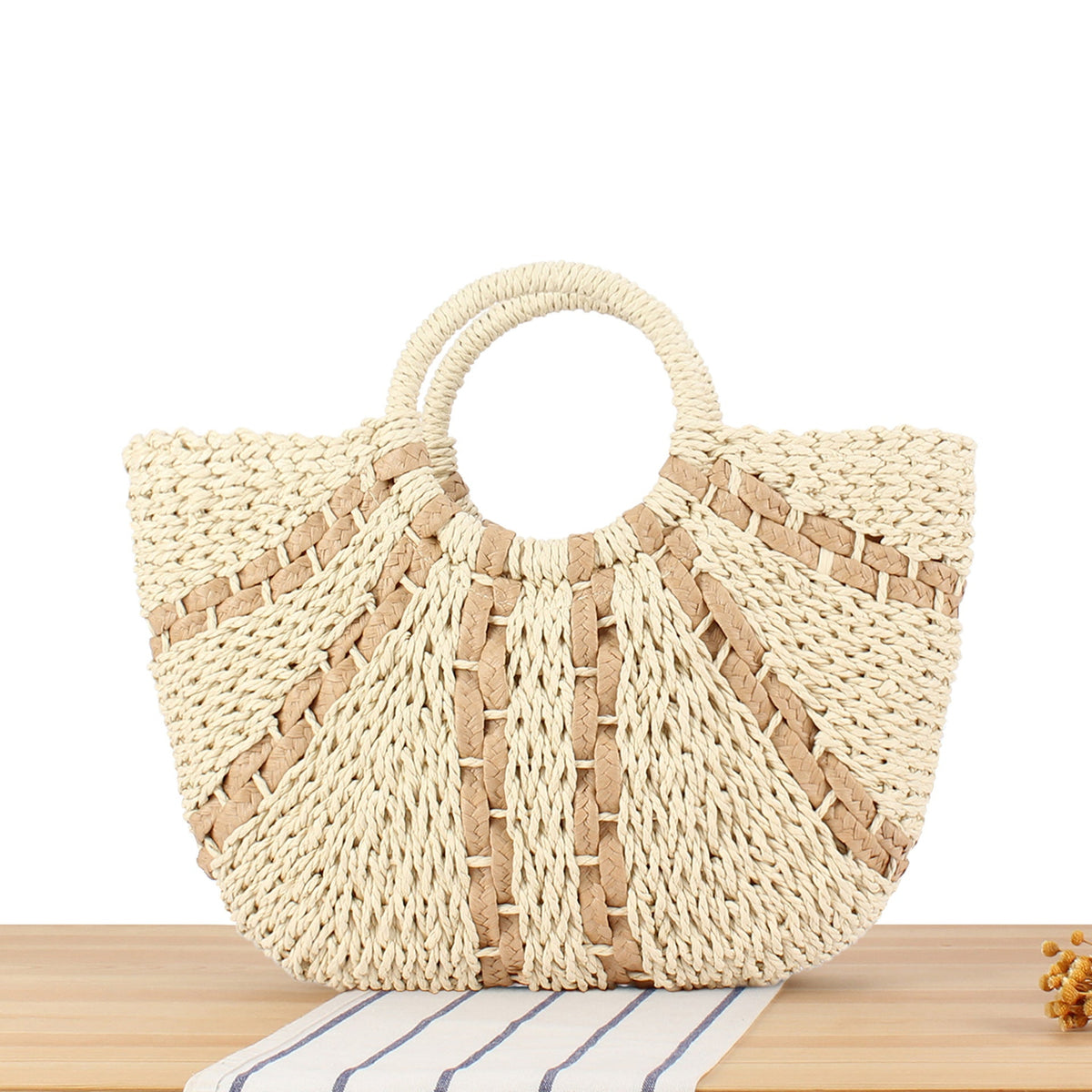 Handcrafted beach bag with extraordinary design LoungeYard — product view 6