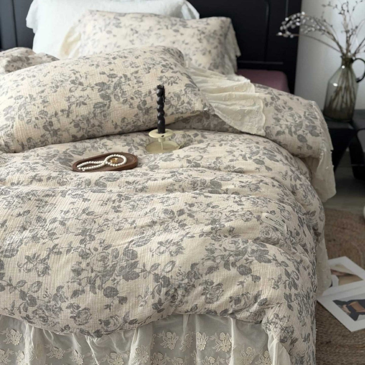 Quilted cotton quilt bedding set with vintage rose print and seersucker texture — product view 6