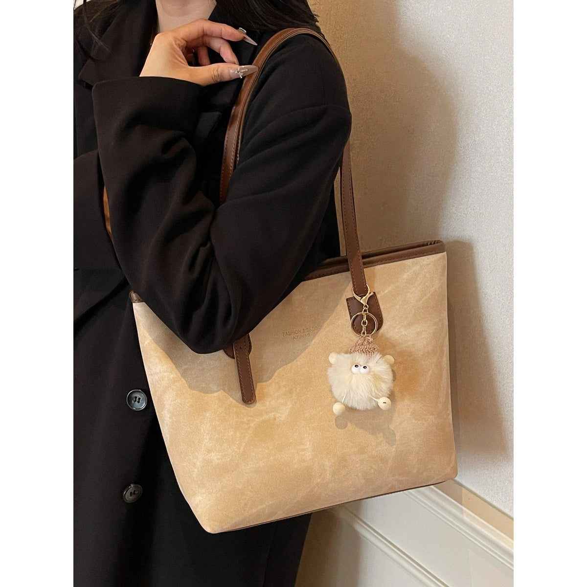 Spacious Multi-Functional Tote Bag LoungeYard — product view 1