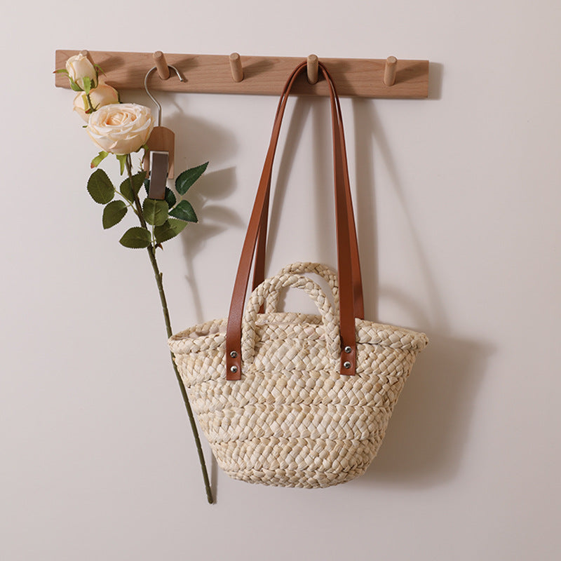 Handcrafted straw bag with sturdy leather handles LoungeYard — product view 6