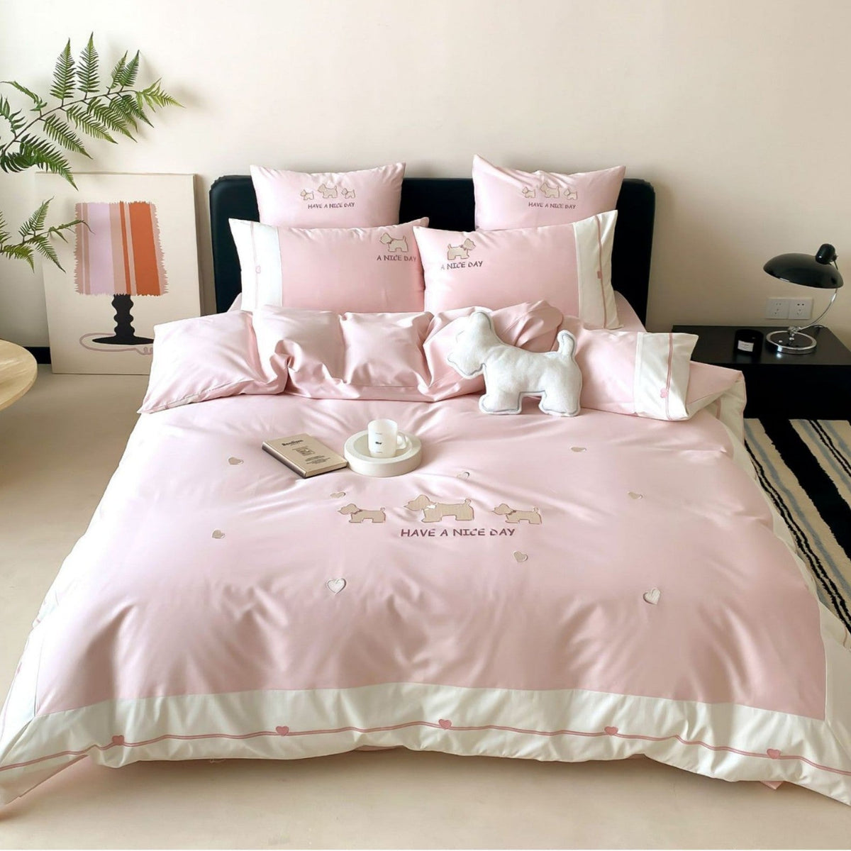 Cotton satin bedding set with embroidered dog motifs and reversible function — product view 7