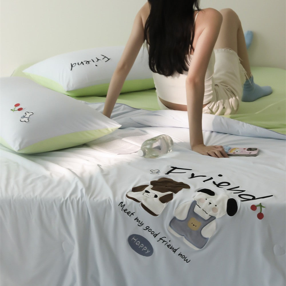 Bedding set made of cotton satin with minimalist panda print and extra soft fitted sheet — product view 4