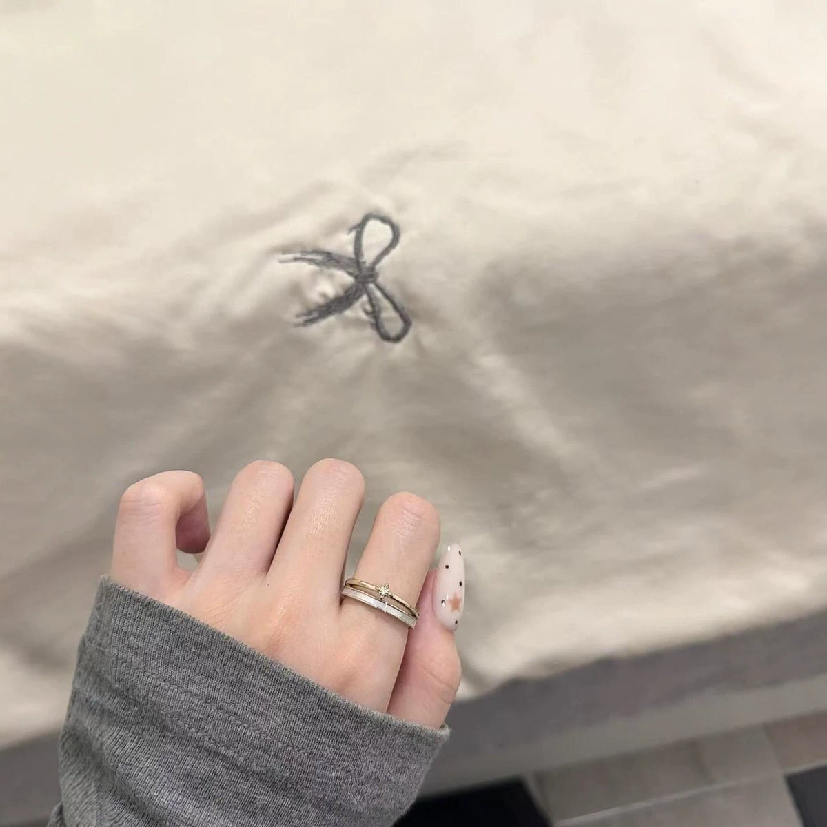 Artistic Press-On Nail Design — product view 2