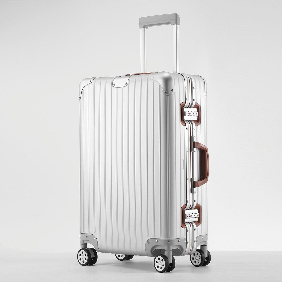 Sturdy Multi-Compartment Hard-shell Travel Case — product view 3