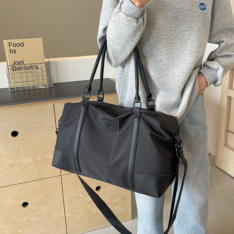 Sporty travel bag with comfortable compartments LoungeYard — product view 2