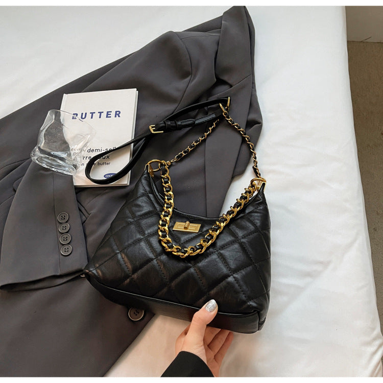 Chic Quilted Chain Bag LoungeYard — product view 6