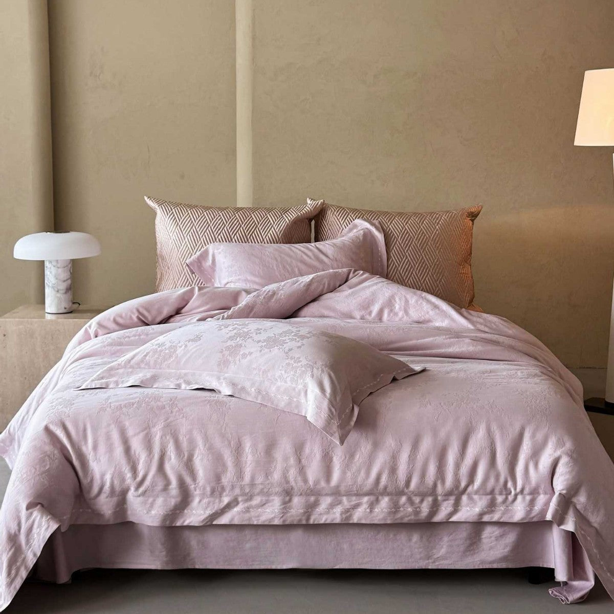 Luxurious Jacquard Bed Linen Set in Linen Look — product view 4