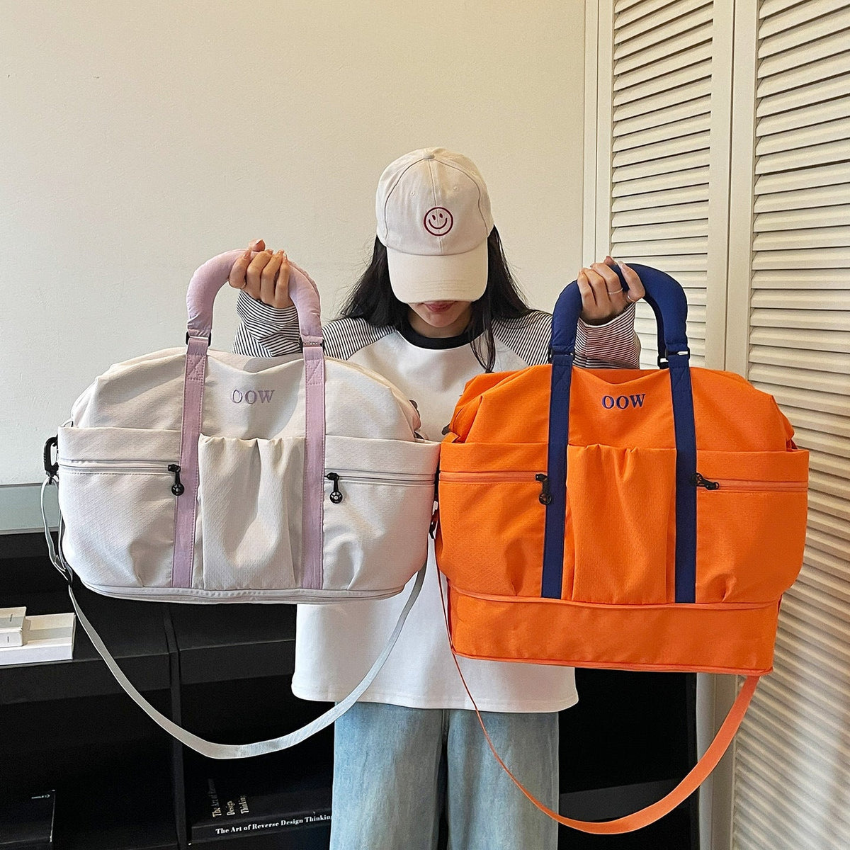 Versatile Sports Travel Bag LoungeYard — product view 2