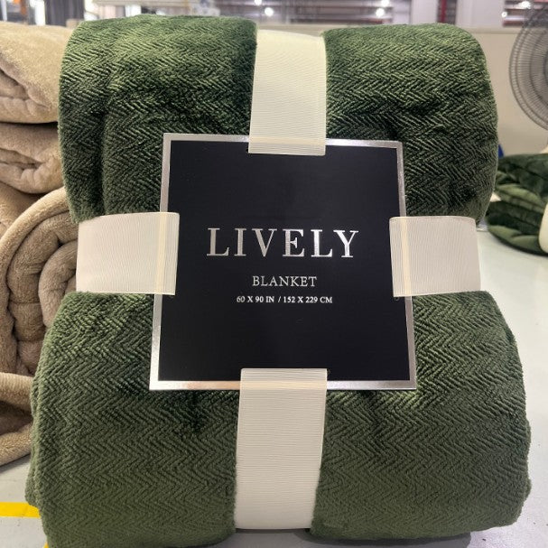 Cozy Fleece Blanket — product view 2