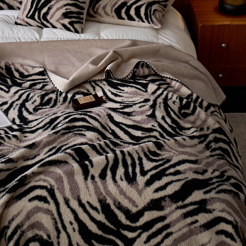 Decorative Flannel Bedspread LoungeYard — product view 4