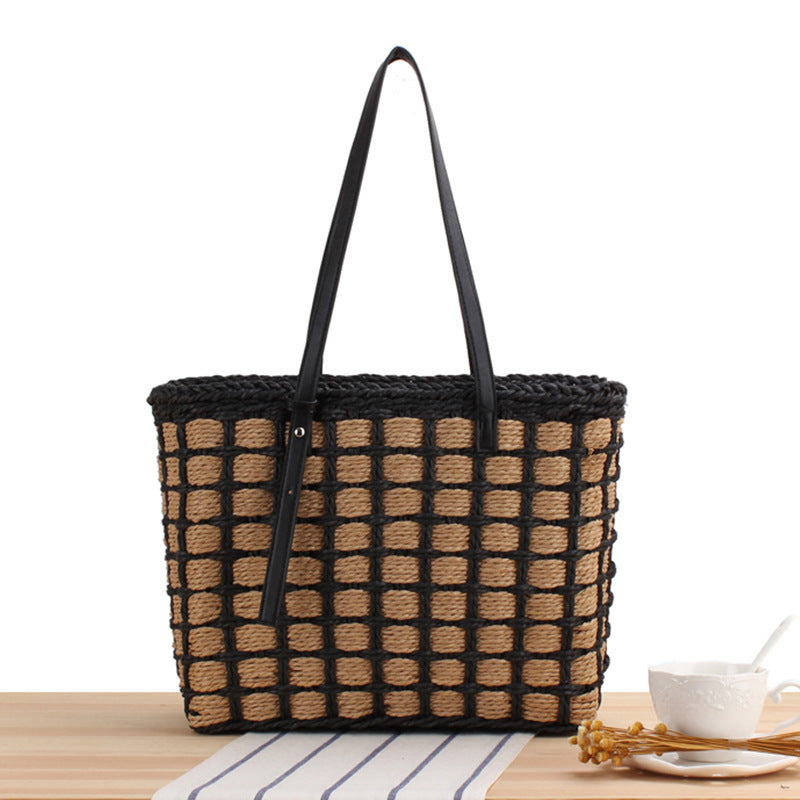 Elegant Straw Bag with Chic Design LoungeYard — product view 7