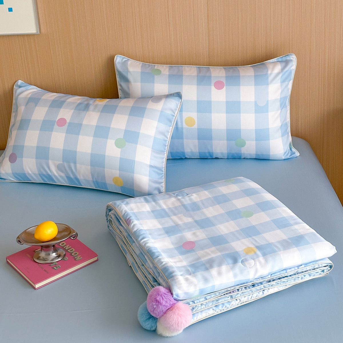 Children's bedding set with quilted cozy blanket and checked dot pattern LoungeYard — product view 7