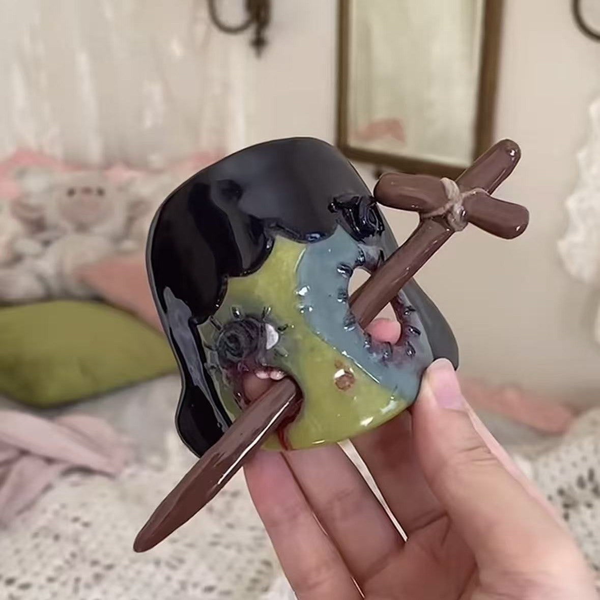 Decorative chopstick holder in bat design LoungeYard — product view 3
