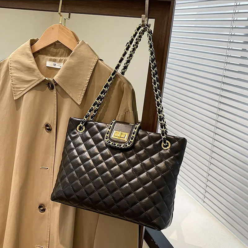 Quilted Elegance Handbag LoungeYard — product view 7