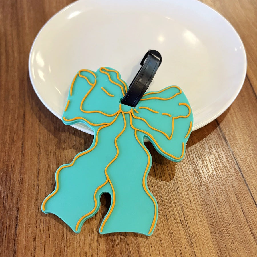 Silicone Bow-Shaped Luggage Tag LoungeYard — product view 3