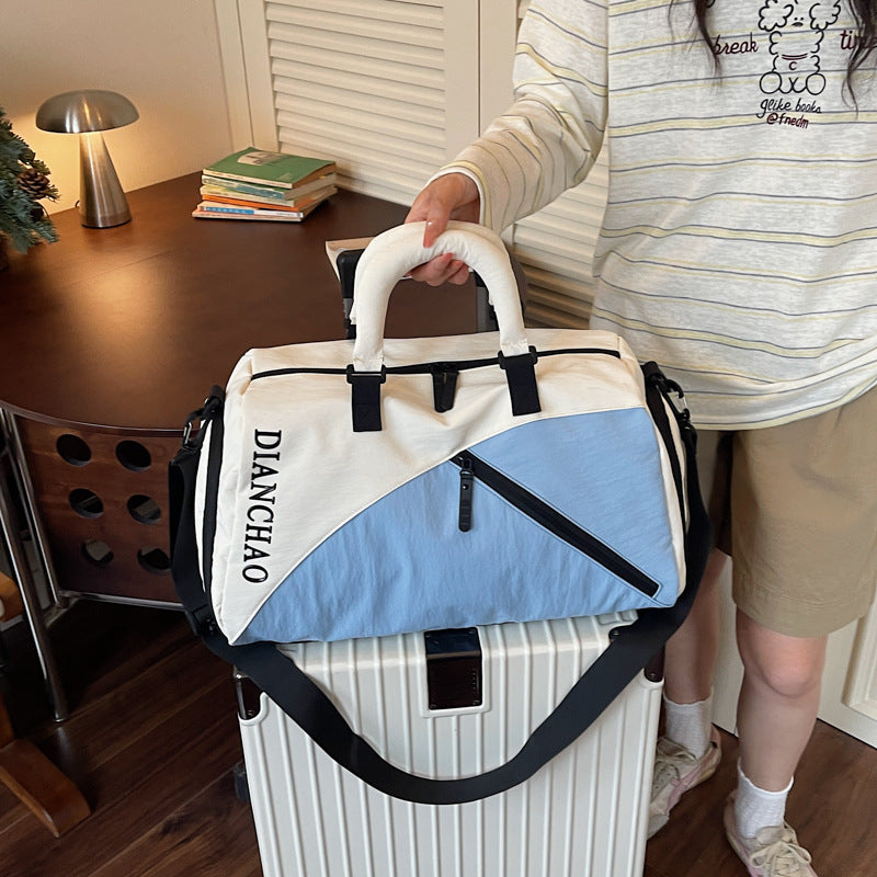 Sporty travel bag with various compartments and durable material LoungeYard — product view 1