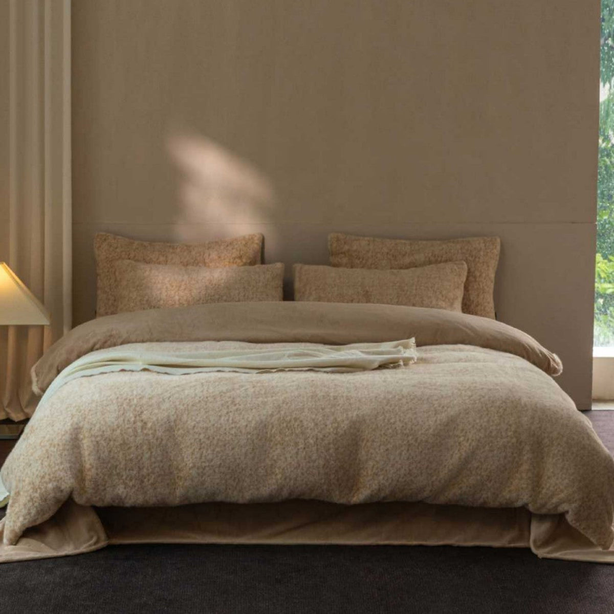 Fluffy bedding set with bouclé look, reversible design and extra soft pillowcases — product view 4