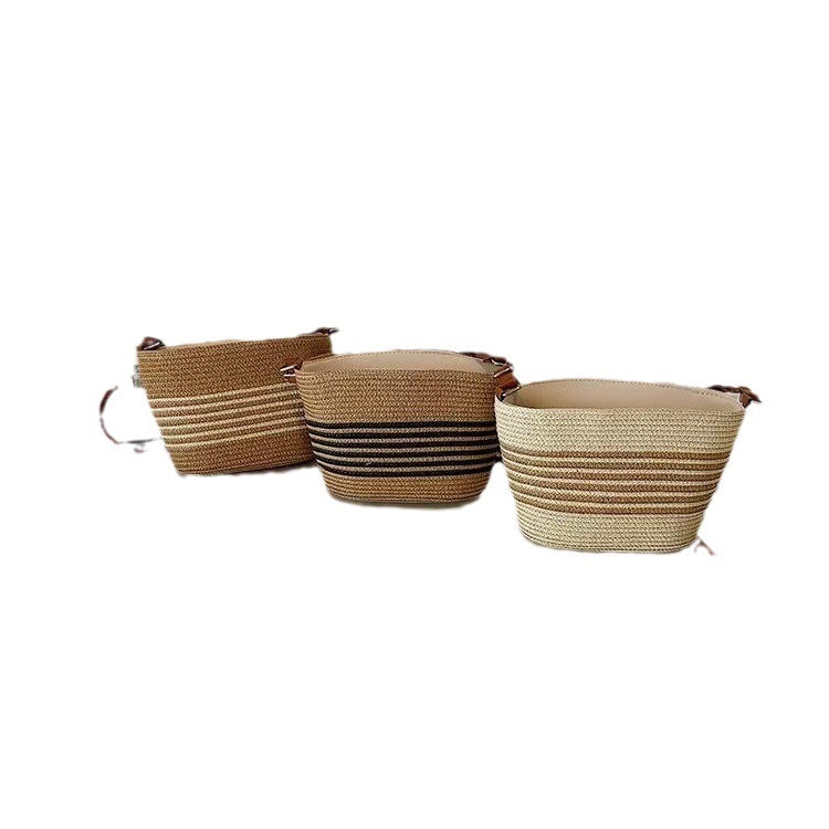 Trendy Summer Handbag Made of Woven Material LoungeYard — product view 4