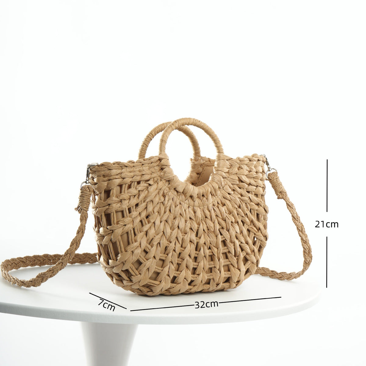 Handcrafted straw bag LoungeYard — product view 4