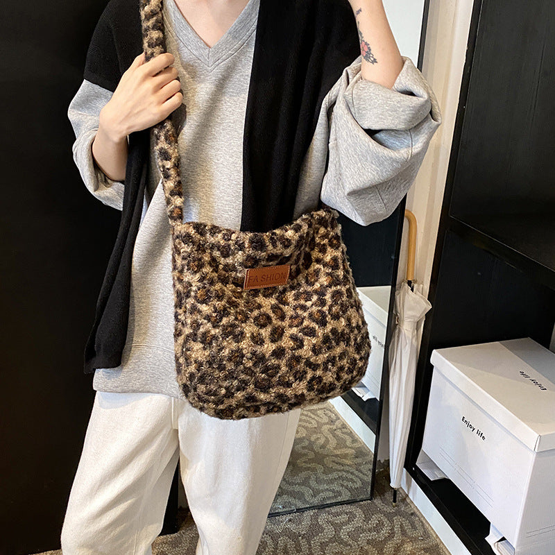 Soft Leopard Print Shoulder Bag — product view 3