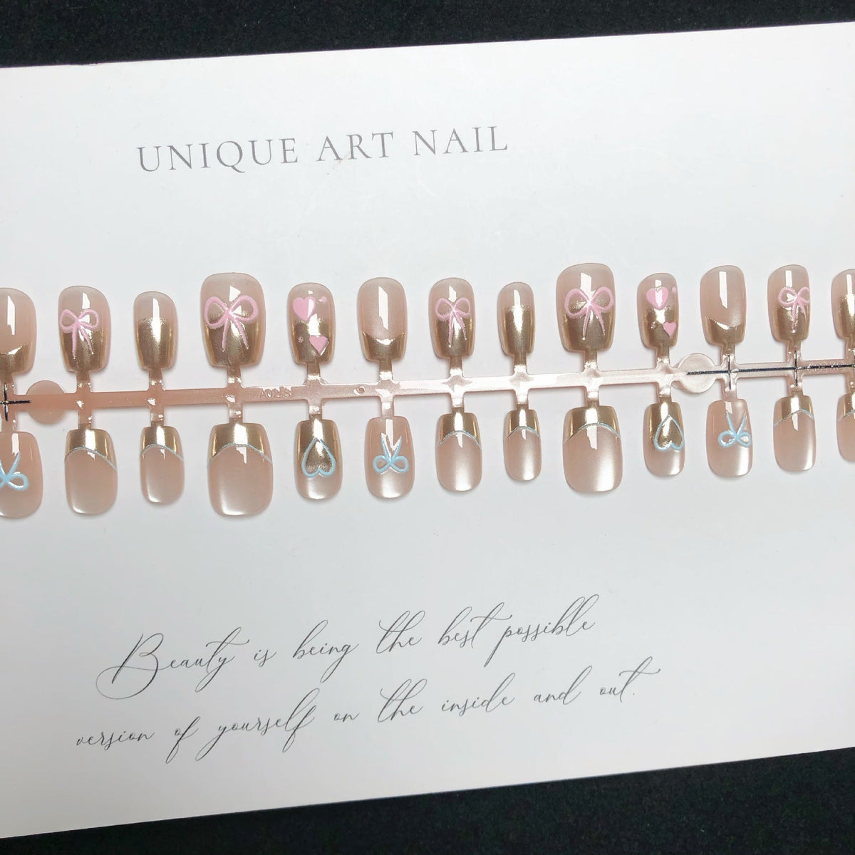 Artistic Themed Press-On Nail Set — product view 4