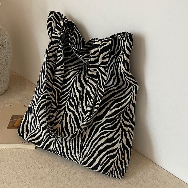 Leopard Print Tote Bag — product view 2