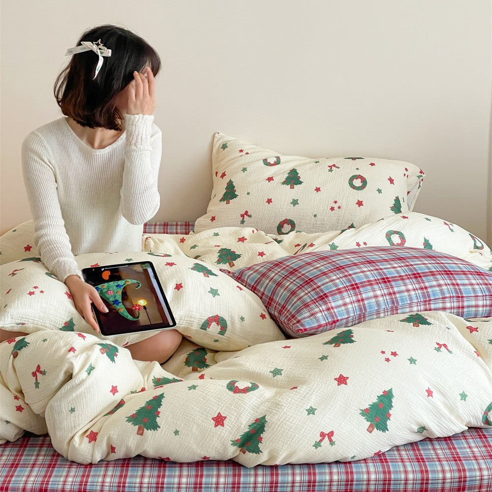 Festive cotton bedding set with crinkled structure and Christmas motif — product view 3
