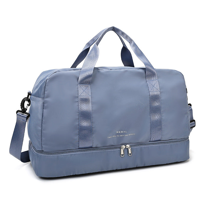 Sporty travel bag with adjustable shoulder strap LoungeYard — product view 4