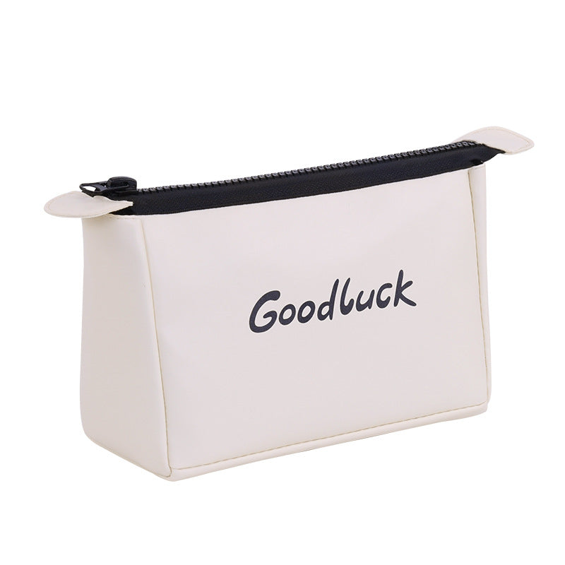 Cosmetic transport bag with practical zipper and stylish design LoungeYard — product view 1