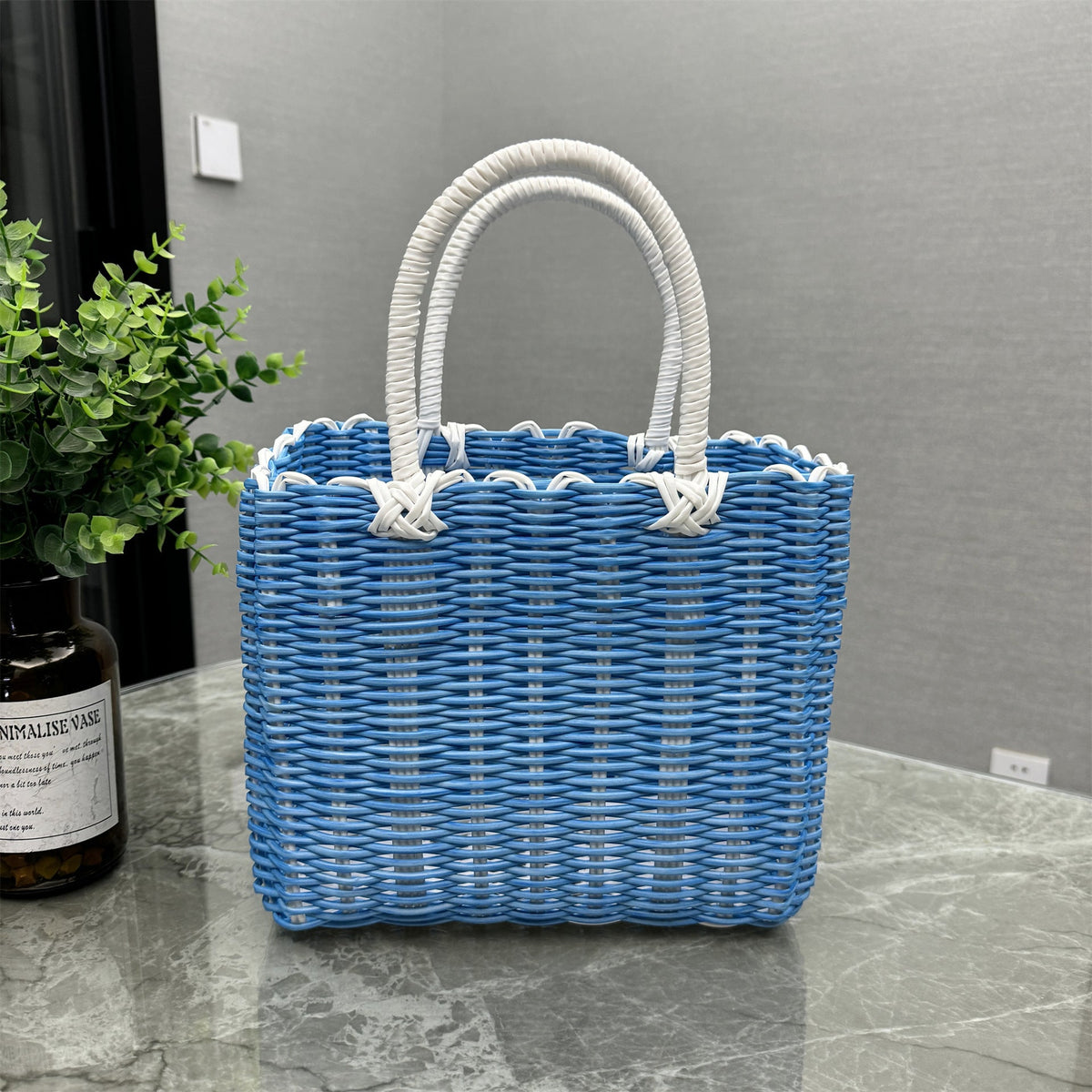 Handwoven basket bag LoungeYard — product view 3