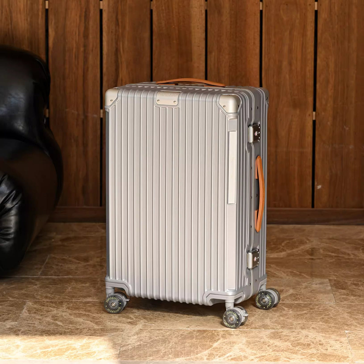 Stylish Lightweight Hardshell Travel Suitcase — product view 1
