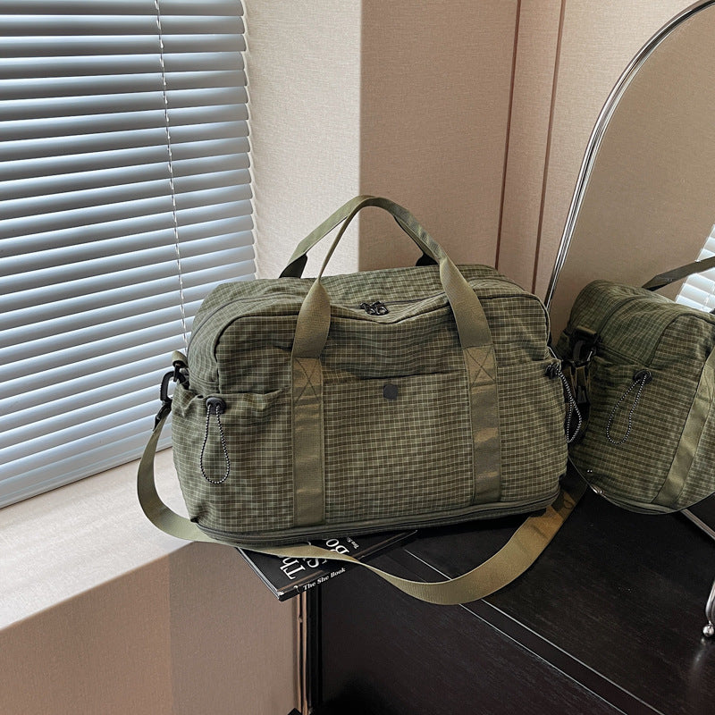 Versatile Travel Holdall Bag LoungeYard — product view 2