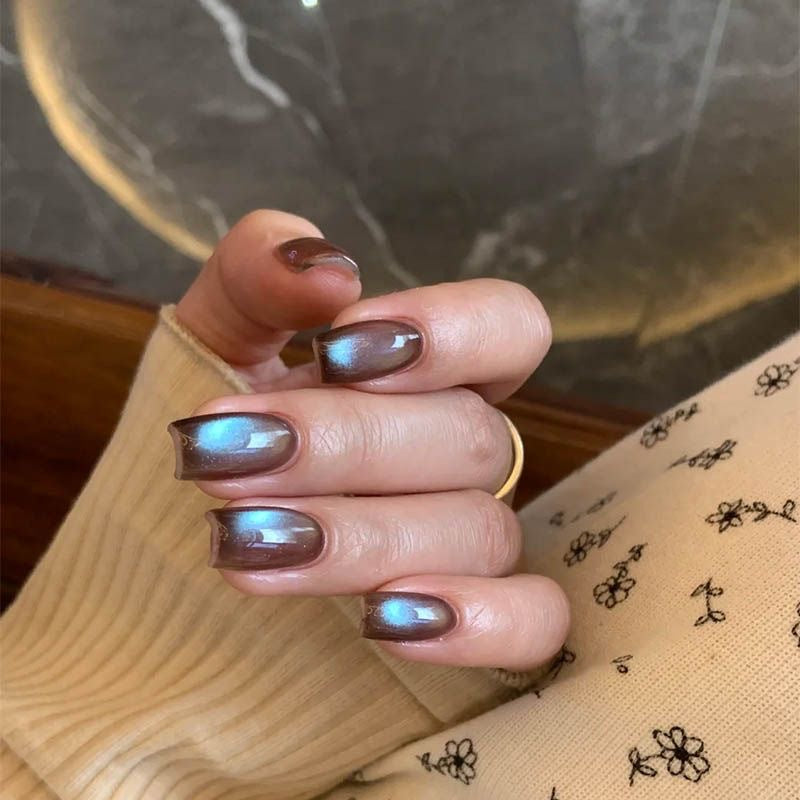 Iridescent Press-On Nail Set — product view 4