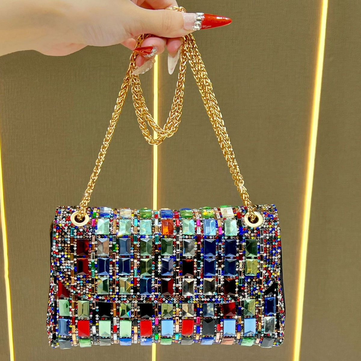 Glamorous Chain-Linked Evening Clutch — product view 6