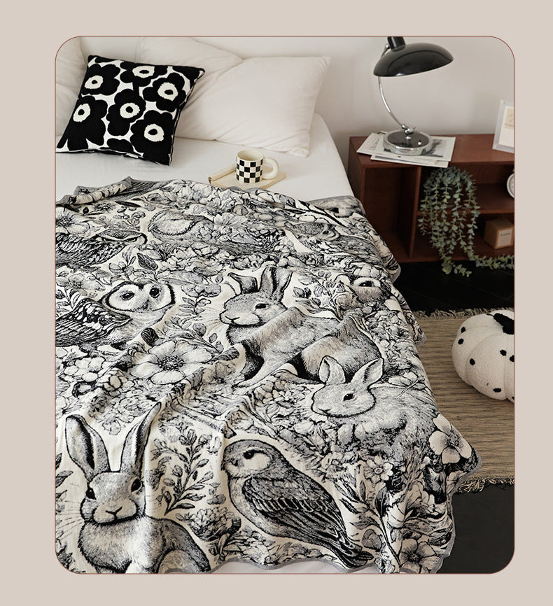 Cozy throw blanket with detailed jacquard animal motif — product view 6