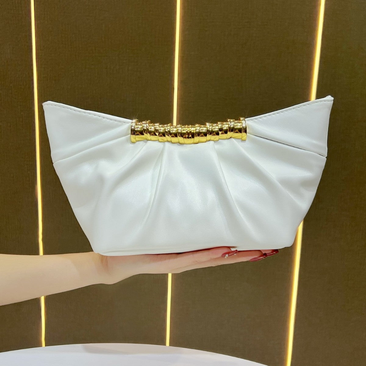 Stylish Pleated Handheld Handbag — product view 1