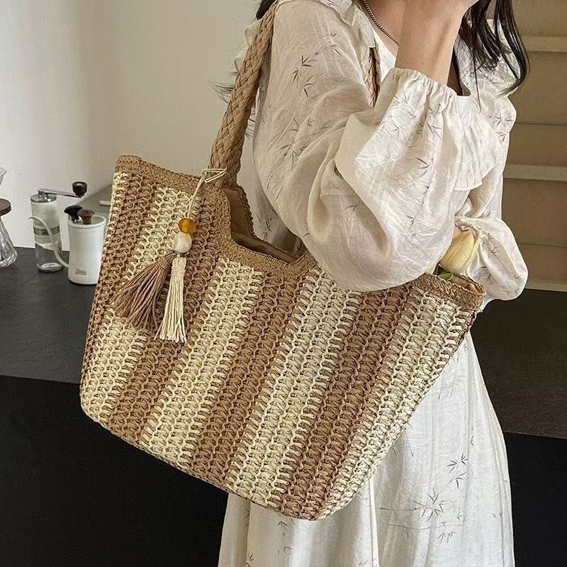 Large Hand-Knotted Shopper LoungeYard — product view 6