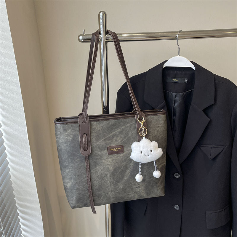 Chic Structured Tote Bag LoungeYard — product view 5