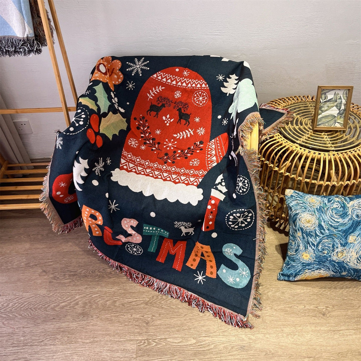 Festive Holiday-Themed Woven Throw Blanket — product view 4