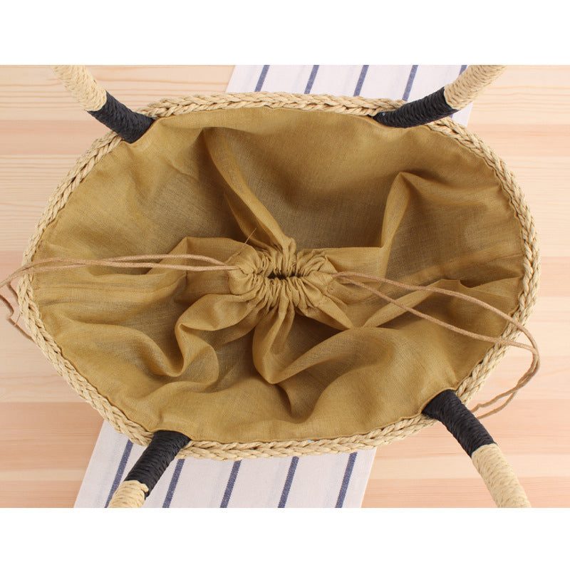 Braided beach bag with wide carrying handle LoungeYard — product view 3