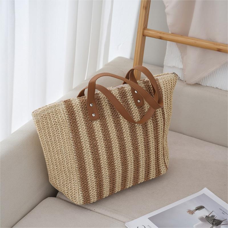 Handwoven Beach Bag LoungeYard — product view 4