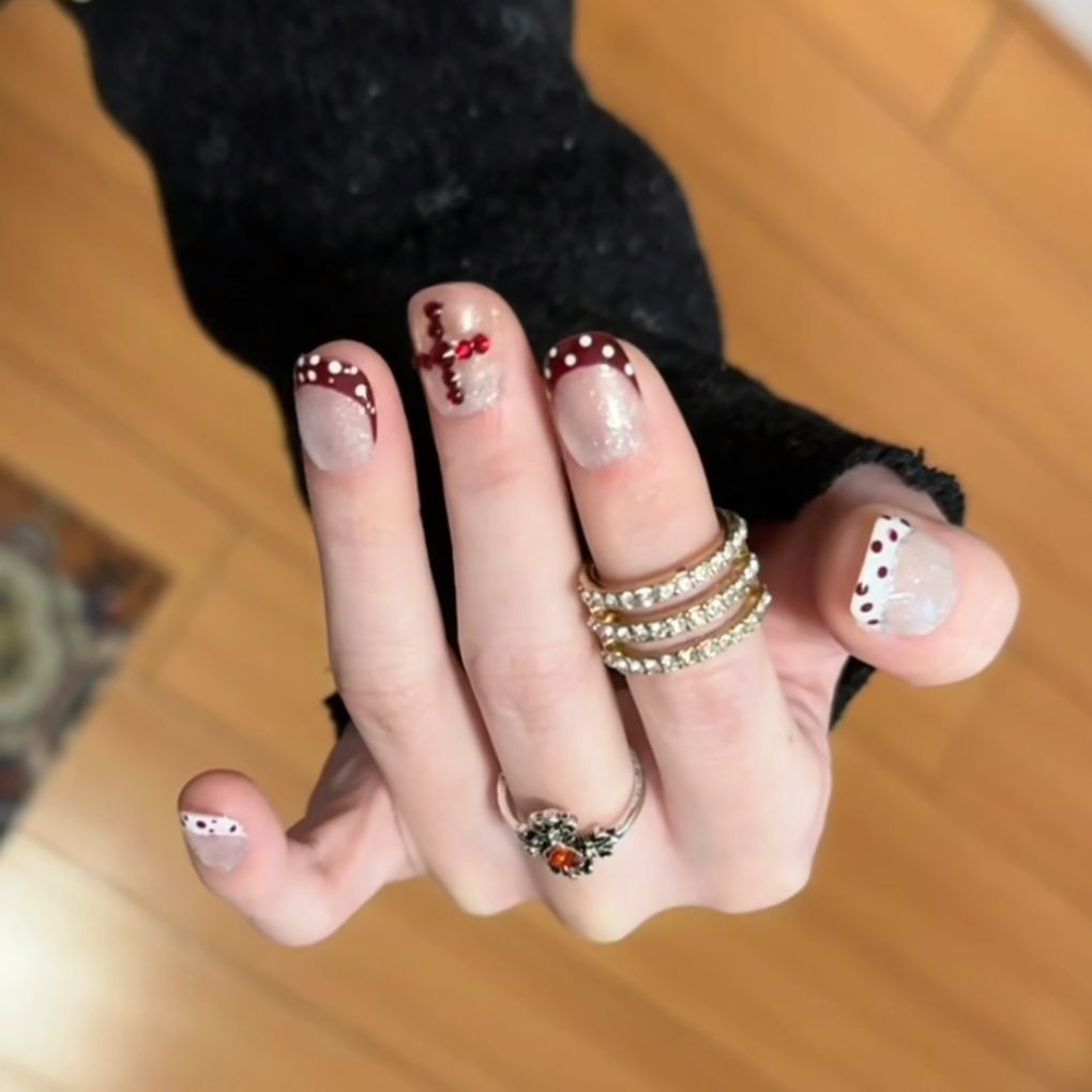 Artistic Decorative Press-On Nail Set — product view 4